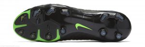 Nike hypervenom phanom 3 DF, encontramos una tecnología innovadora y con mucha importancia para los pies de los jugadores; nos referimos a la tecnología dynamic fit, que se encuentra en la parte superior de la bota y es parecida a la forma de un calcentin. Esta tecnología ayuda a que el pie del futbolista este protegido de lesiones.